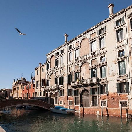 Appartamenti Inside Palazzo Foscarini Veneza Exterior foto