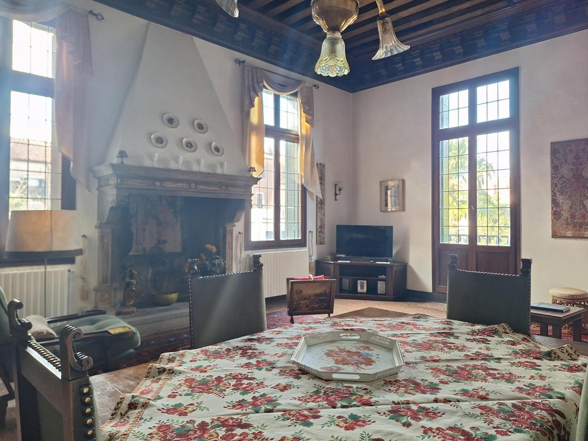 Appartamenti Inside Palazzo Foscarini Veneza Exterior foto