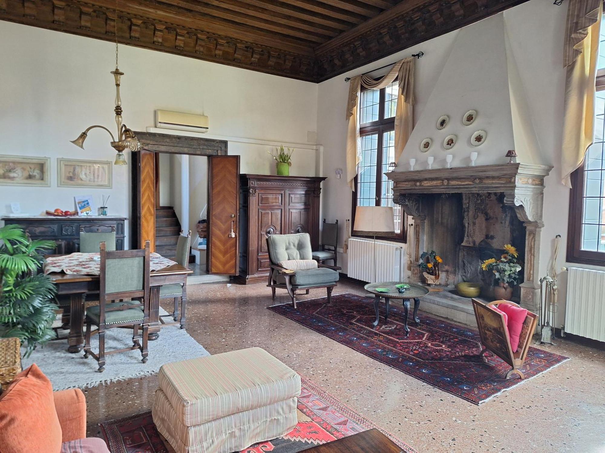 Appartamenti Inside Palazzo Foscarini Veneza Exterior foto