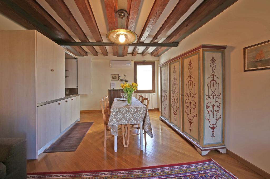 Appartamenti Inside Palazzo Foscarini Veneza Exterior foto