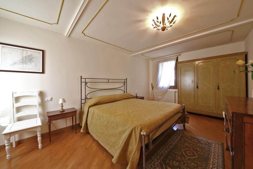 Appartamenti Inside Palazzo Foscarini Veneza Exterior foto
