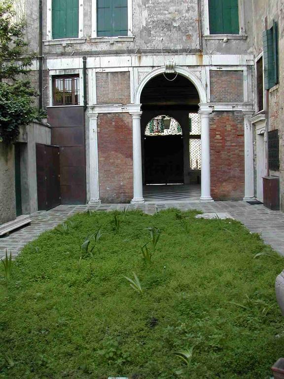 Appartamenti Inside Palazzo Foscarini Veneza Exterior foto