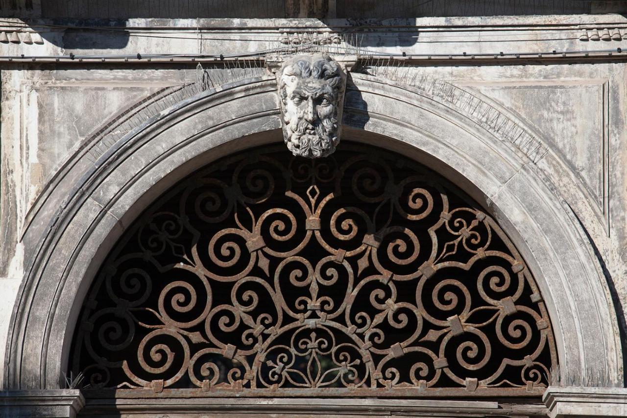 Appartamenti Inside Palazzo Foscarini Veneza Exterior foto