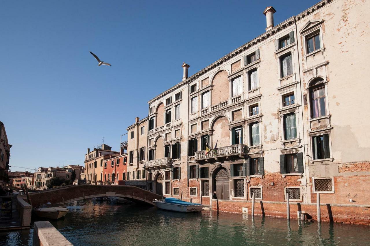 Appartamenti Inside Palazzo Foscarini Veneza Exterior foto